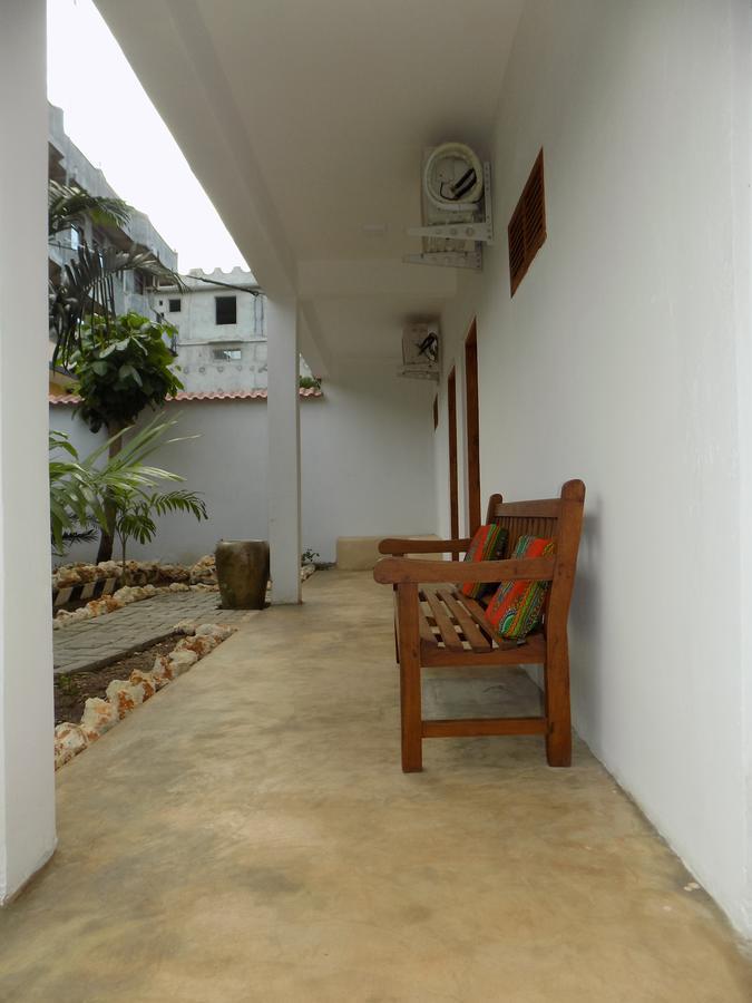 27 Cafe Zanzibar Airport Hotel Ngoại thất bức ảnh