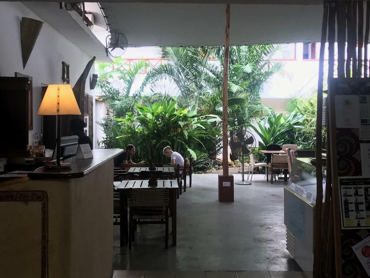 27 Cafe Zanzibar Airport Hotel Ngoại thất bức ảnh